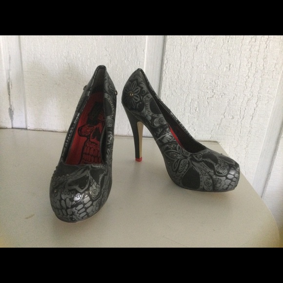 J7 Skull Flower Studded Pump Heel Pump Shoe Size 39 Women Halloween - Picture 1 of 15